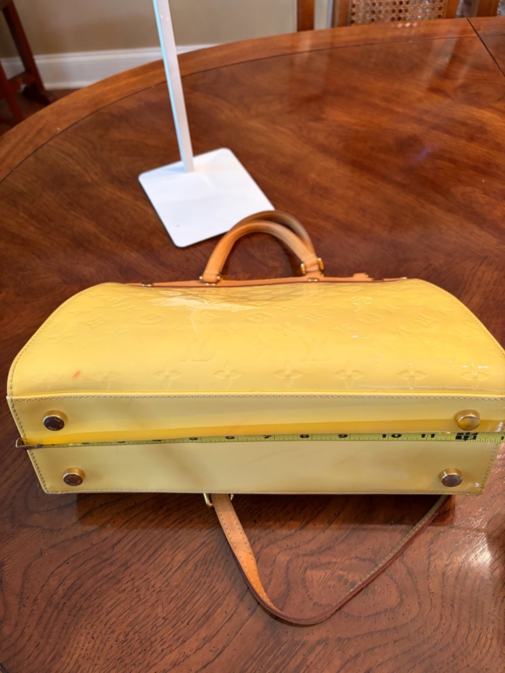 Louis Louis Vuitton Vert Impression Monogram Vernis Brea MM Bag - Picture 9 of 14